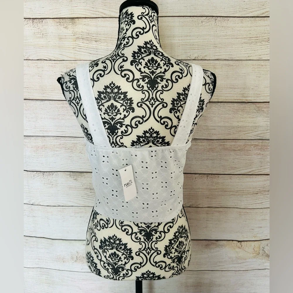Rue21 Women’s White Eyelet Cropped Sweetheart Neck Tie Tank Top Size XL NWT - Picture 5 of 11